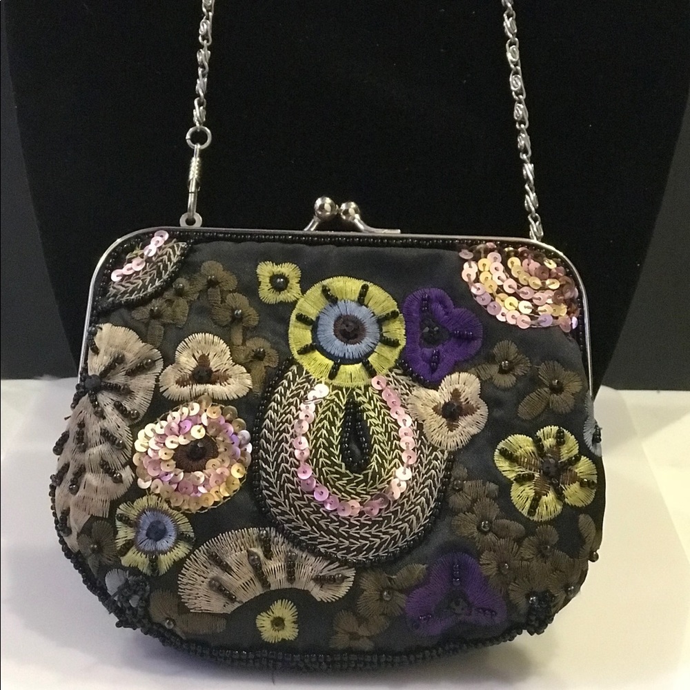 Very pretty vintage evening bag